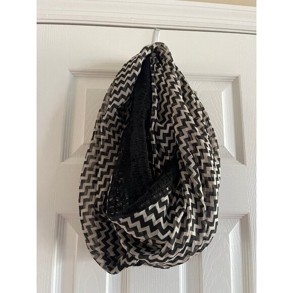 Chevron Infinity Scarf - Picture 1 of 2